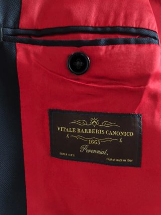 Americana Talla 52 Negra Forro Rojo