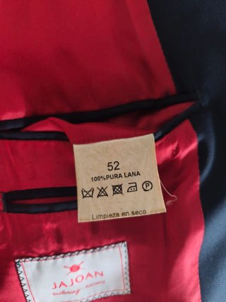 Americana Talla 52 Negra Forro Rojo