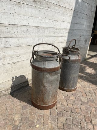 Bidoni latte vintage lamiera industrial anni '50