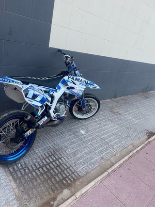 Yamaha DT Motocross Azul y Blanco