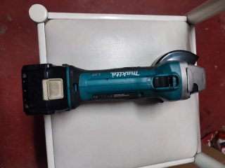 Radial Amoladora Makita 18V con Batería 5.0Ah