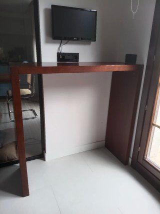 Mesa alta de desayuno con 2 taburetes