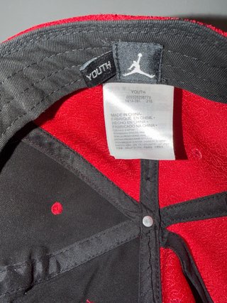 Gorra Jordan Roja y Negra