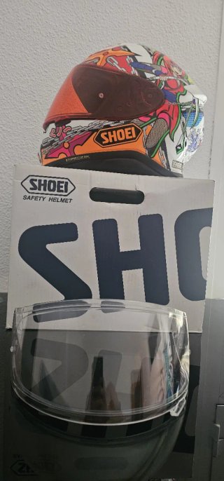 Casco Shoei con caja