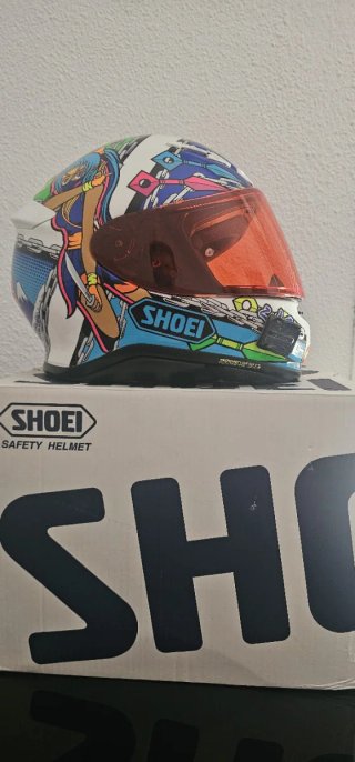 Casco Shoei con caja