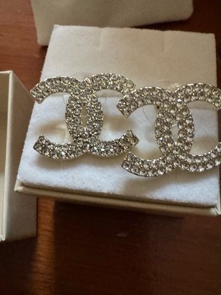 Orecchini Chanel Logo Strass Oro Argento