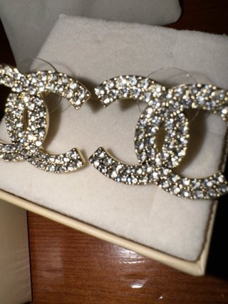 Orecchini Chanel Logo Strass Oro Argento