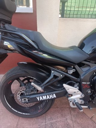 Yamaha FZ6 Naked Negra