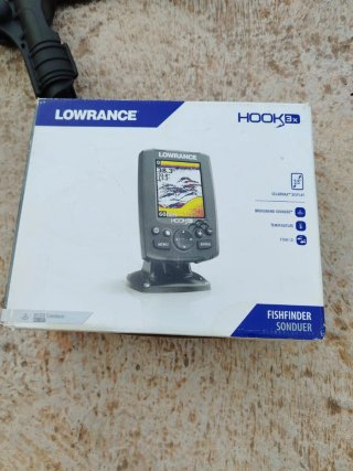 Kayak de pesca con sonda y complementos