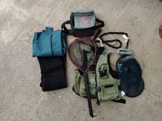 Kayak de pesca con sonda y complementos