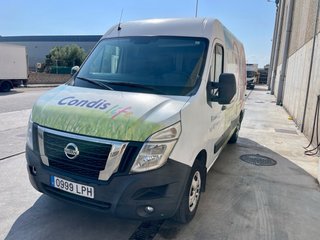 Nissan NV400 2021