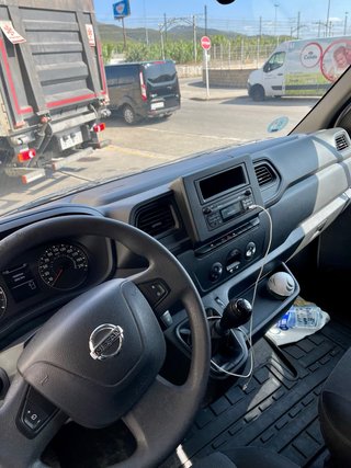 Nissan NV400 2021