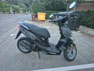 Yamaha Jog R Negra
