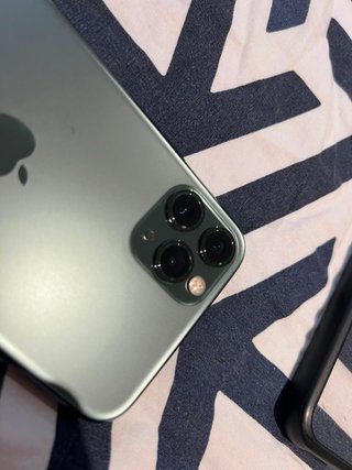 iPhone 11 Pro Verde + Accesorios