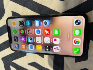 iPhone 11 Pro Verde + Accesorios