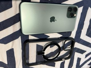 iPhone 11 Pro Verde + Accesorios