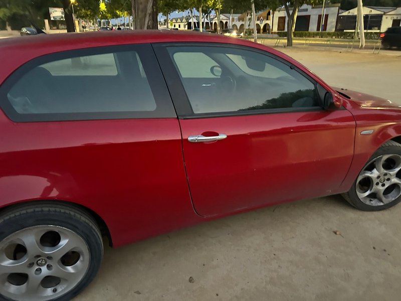 Alfa Romeo 147 2005 - foto 1