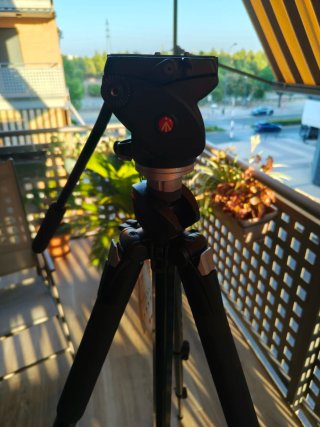 Trípode Manfrotto 055XPROB + Cabezal 701HDV