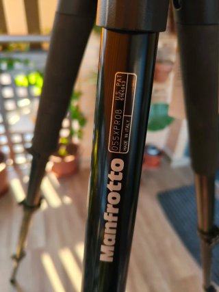 Trípode Manfrotto 055XPROB + Cabezal 701HDV