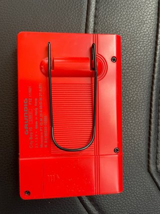 Radiolina portatile Grundig rossa
