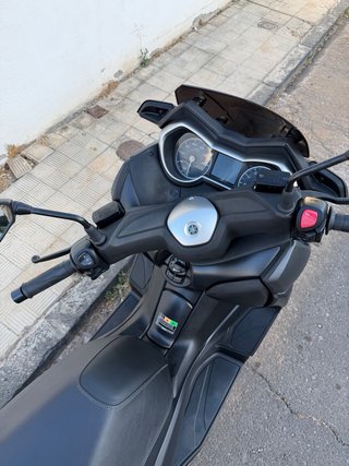 Yamaha XMAX 300 cc Negra