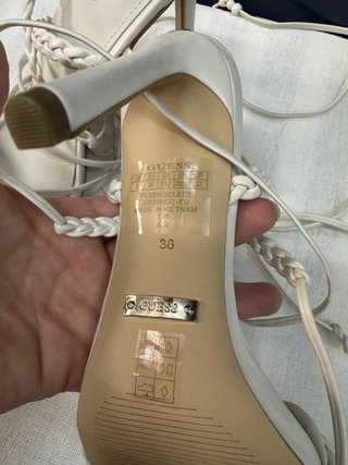 Sandalias de tacón Guess Bingo (FL6BNGELE03) –