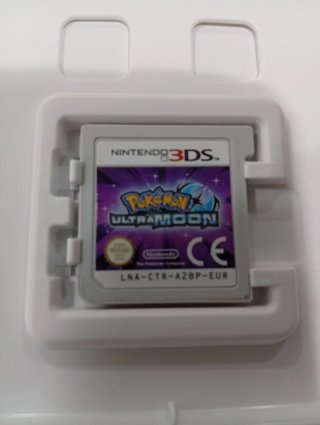 Pokémon Ultraluna Nintendo 3DS - carátula rota