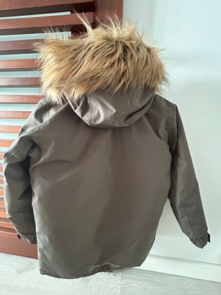 Chaqueta Helly Hansen Marrón con Capucha