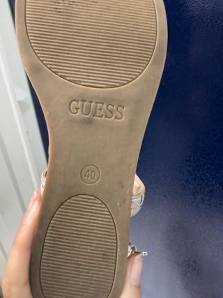 Sandalias planas Guess monograma – Beige/nude,