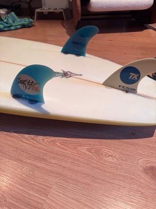 Tabla de surf hecha a mano 6'0