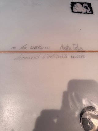 Tabla de surf hecha a mano 6'0