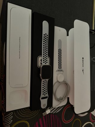 Apple Watch Series 7 Nike 45mm Plata