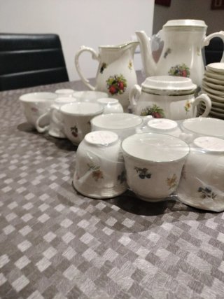 Juego de café San Claudio flores y frutas.Nuevo
