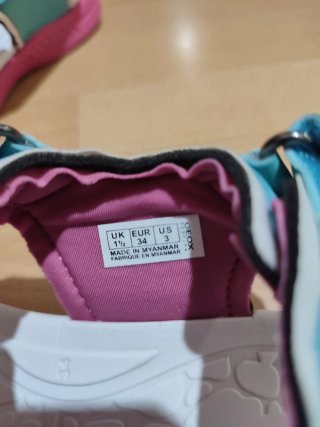 Sandalias Geox niña rosa y turquesa