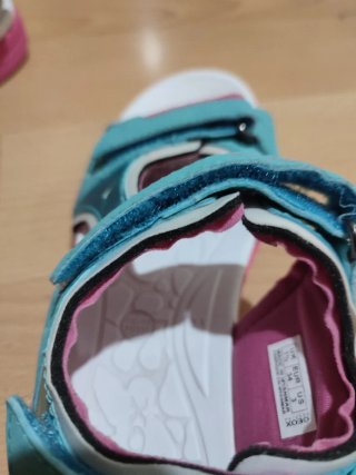 Sandalias Geox niña rosa y turquesa