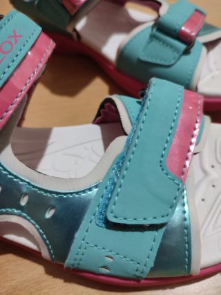 Sandalias Geox niña rosa y turquesa