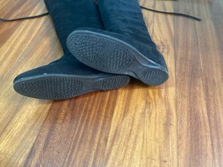 Botas mosqueteras con cuña interior