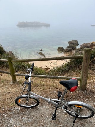 Bicicleta plegable plateada