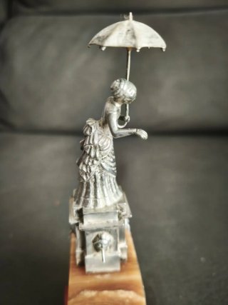 Figura Dama Paraguas Barcelona Plata de Ley 915
