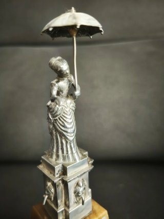 Figura Dama Paraguas Barcelona Plata de Ley 915
