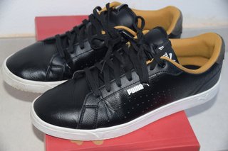Zapatillas Puma Negras y Doradas Talla 45