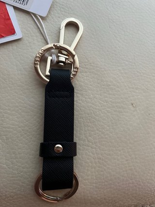 Llavero Guess Piel Negro