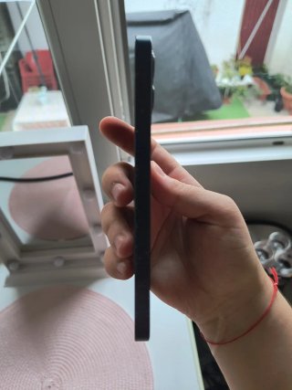 vendo ihpone 12 negro de 128 gb y 8 ram