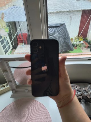 vendo ihpone 12 negro de 128 gb y 8 ram