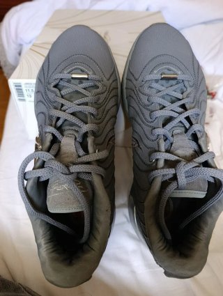Botas Baloncesto Nike Talla 45.5 Oro Blanco