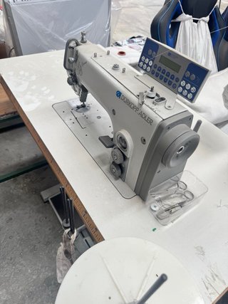 Máquina de coser Durkopp Adler