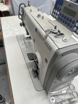 Máquina de coser Durkopp Adler