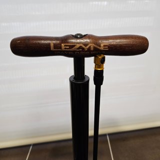 Bomba de pie Lezyne Steel Travel (160 psi)