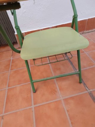 Silla antigua pupitre colegio