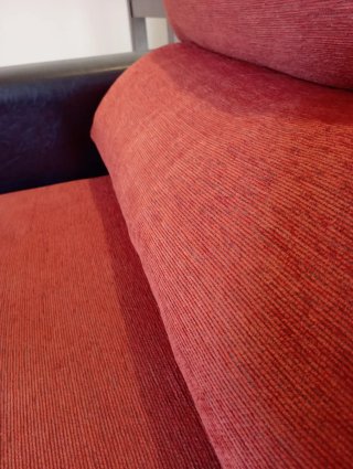 Sofá modular naranja y negro